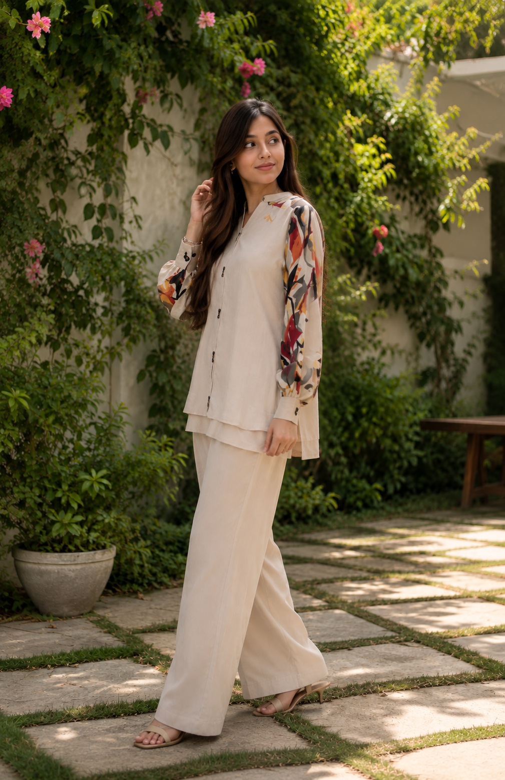 TOP AND PANT SET
